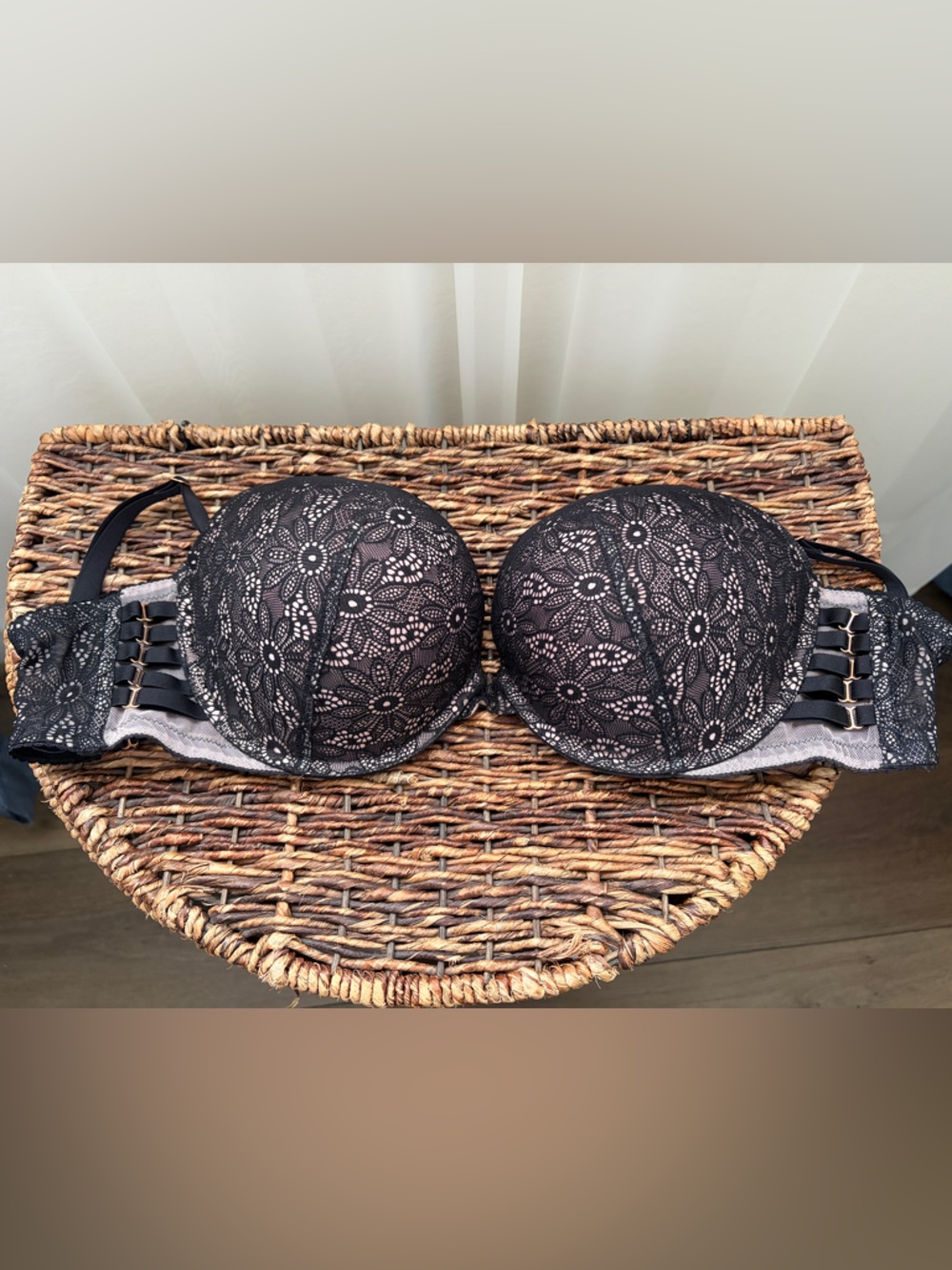 Victoria Secret Black Lace Strapless Push-Up Bra